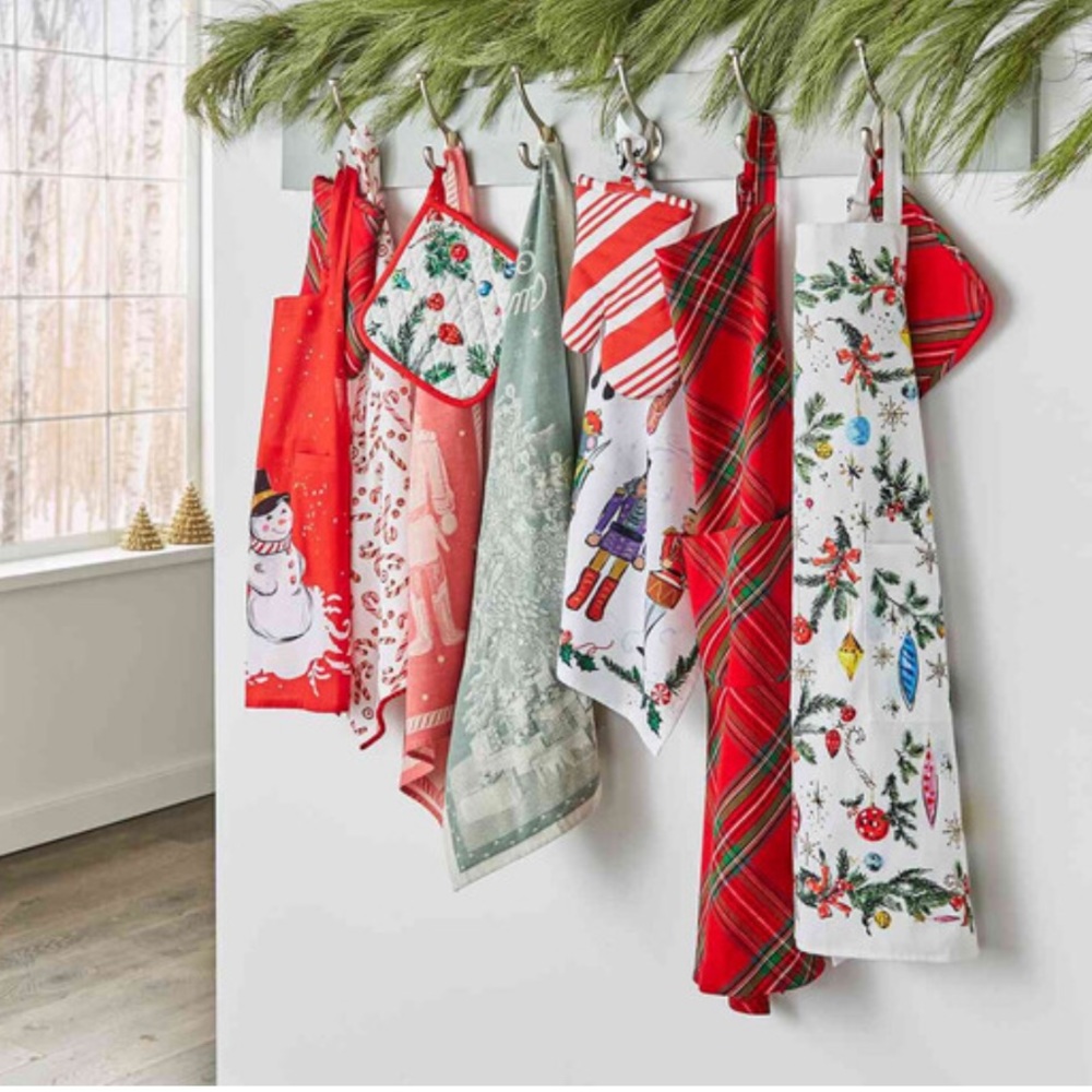 Sur La Table NWT Christmas Nutcracker Apron